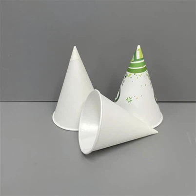 Papierkegelbecher für Wasser